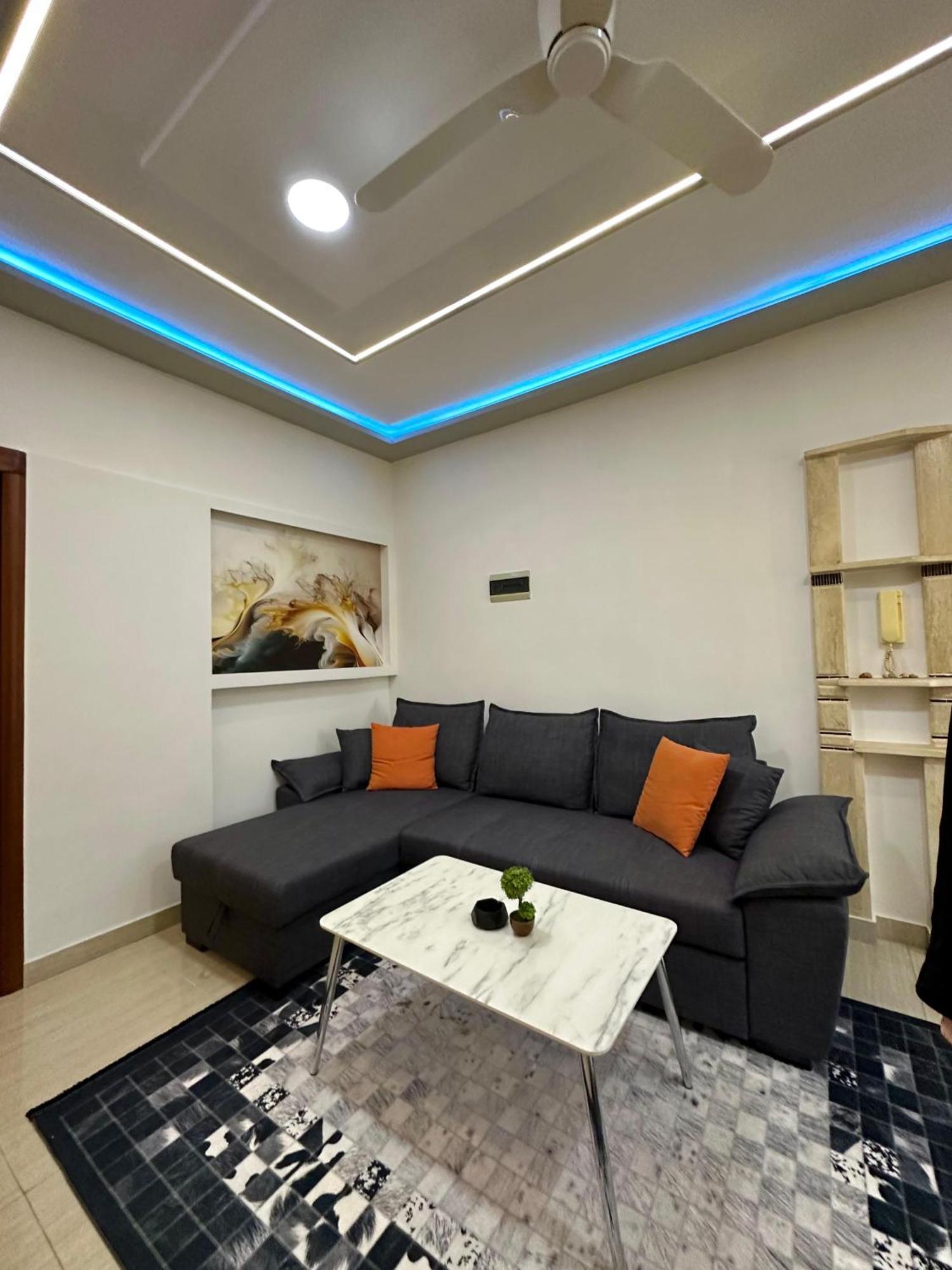 Appartamento Sea View Apartament. Luxury Area In Durres Beach. Esterno foto